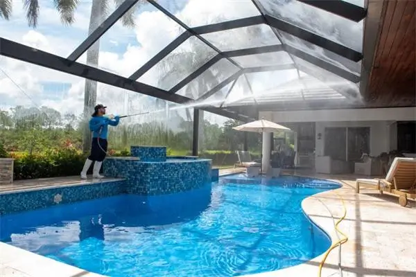 Pool Screen Enclosures Cleaning