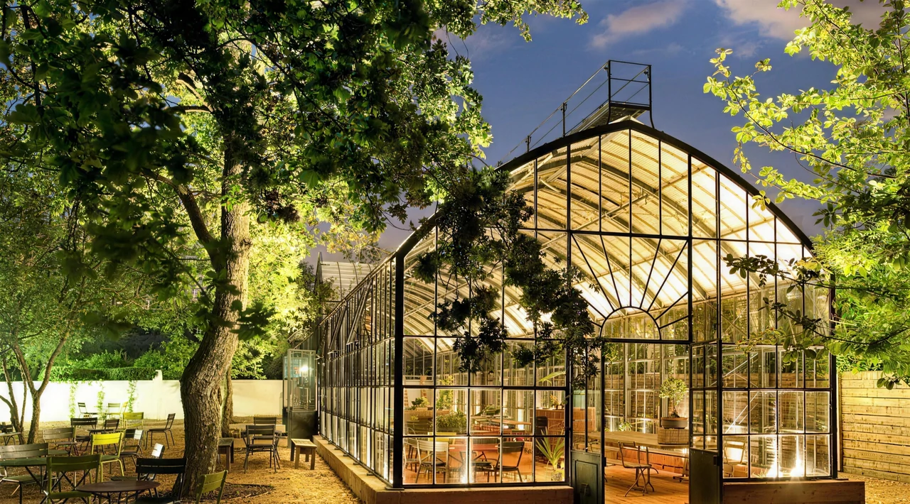 Amazing Greenhouse Restaurant Space Design