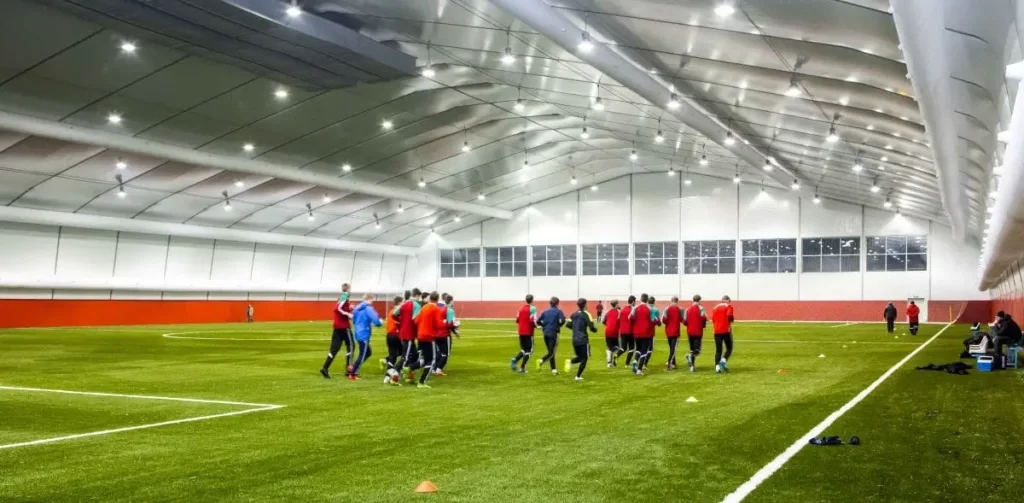 Indendørs fodboldbane